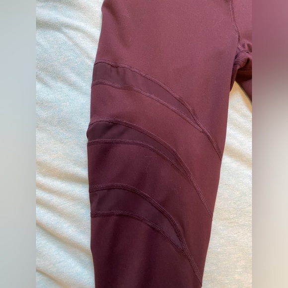 NWOT Yogalicious leggins with sheer slit designs - Picture 7 of 8